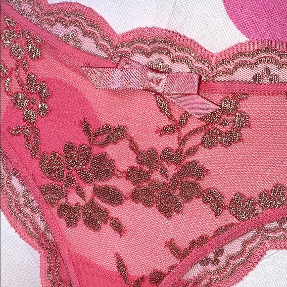 Victoria’s Secret Dream Angels Wide Side Thong - Picture 2 of 4